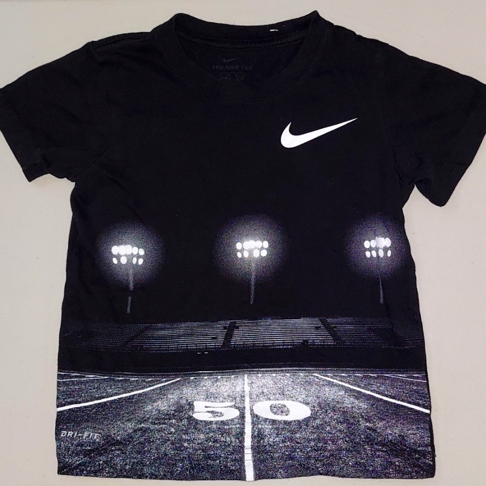 Nike tee